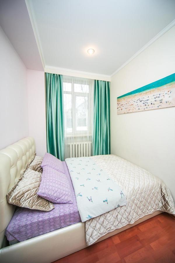 Apartment Ploshchad Pobedy 3 Komnaty Minsk Bagian luar foto