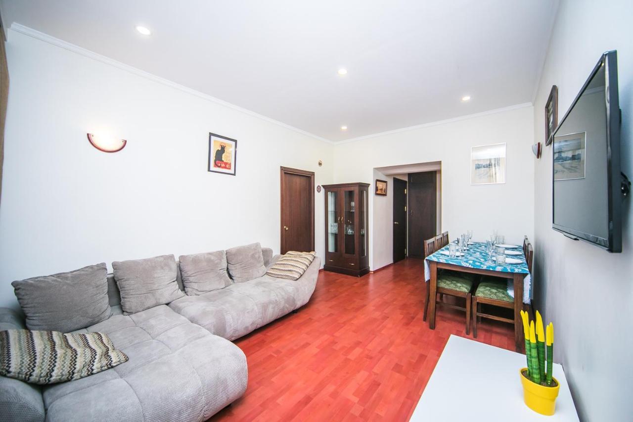 Apartment Ploshchad Pobedy 3 Komnaty Minsk Bagian luar foto