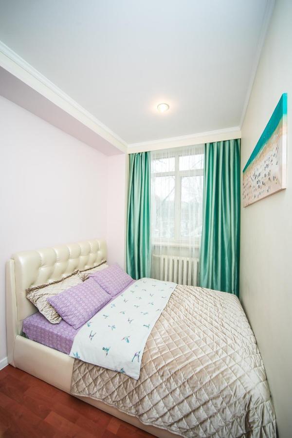 Apartment Ploshchad Pobedy 3 Komnaty Minsk Bagian luar foto
