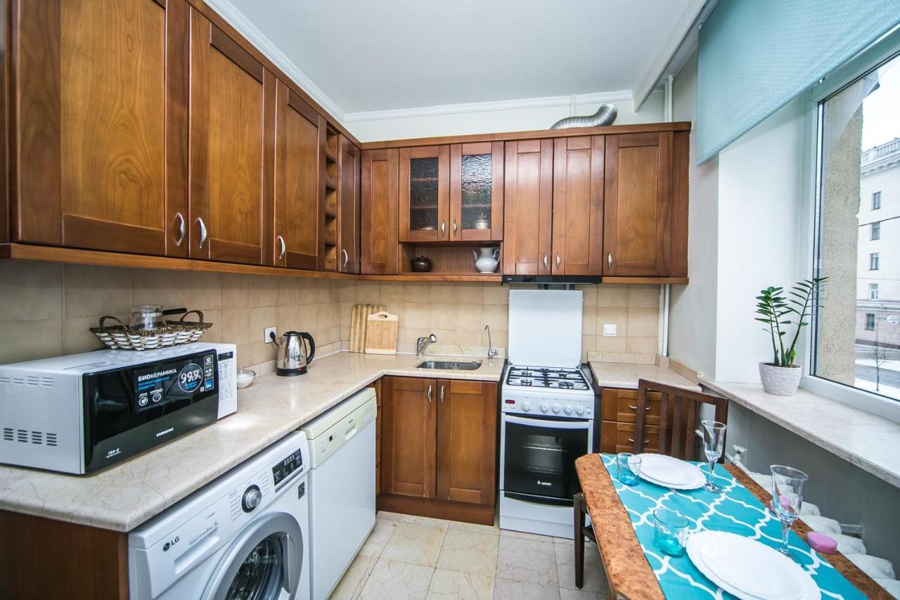 Apartment Ploshchad Pobedy 3 Komnaty Minsk Bagian luar foto
